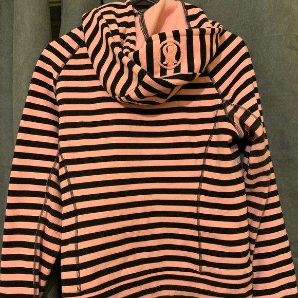 LULULEMON SWEATER - Picture 2 of 4